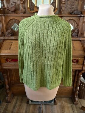 Super cute green knit ribbed mock rolled neck sweater
